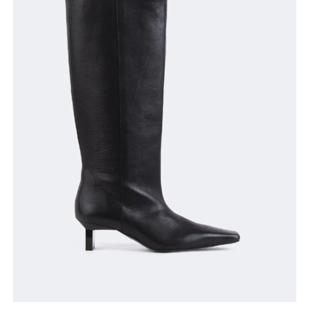 L’intervalle black boots